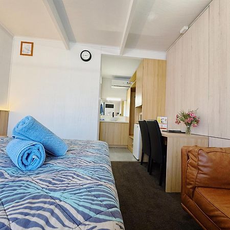 Seymour Motel Bagian luar foto