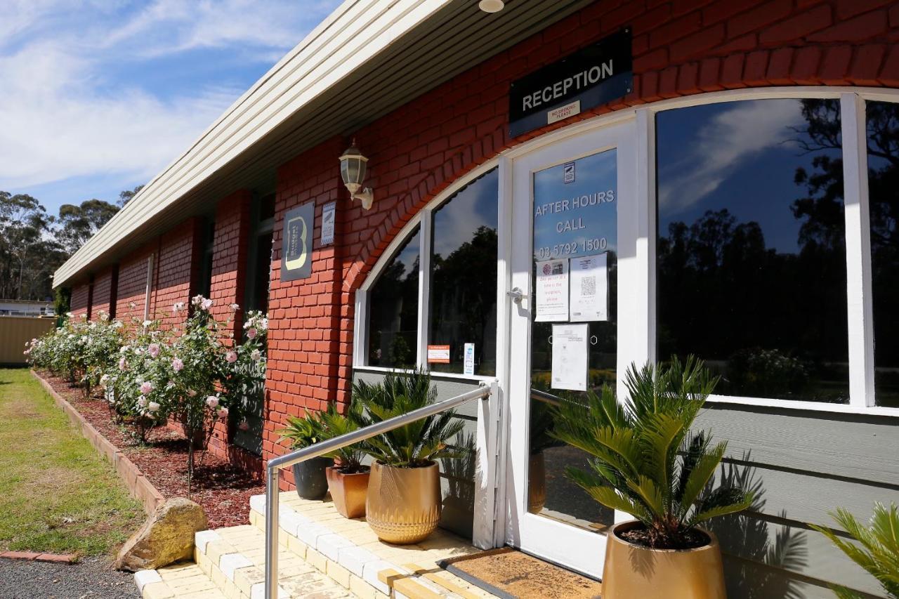 Seymour Motel Bagian luar foto