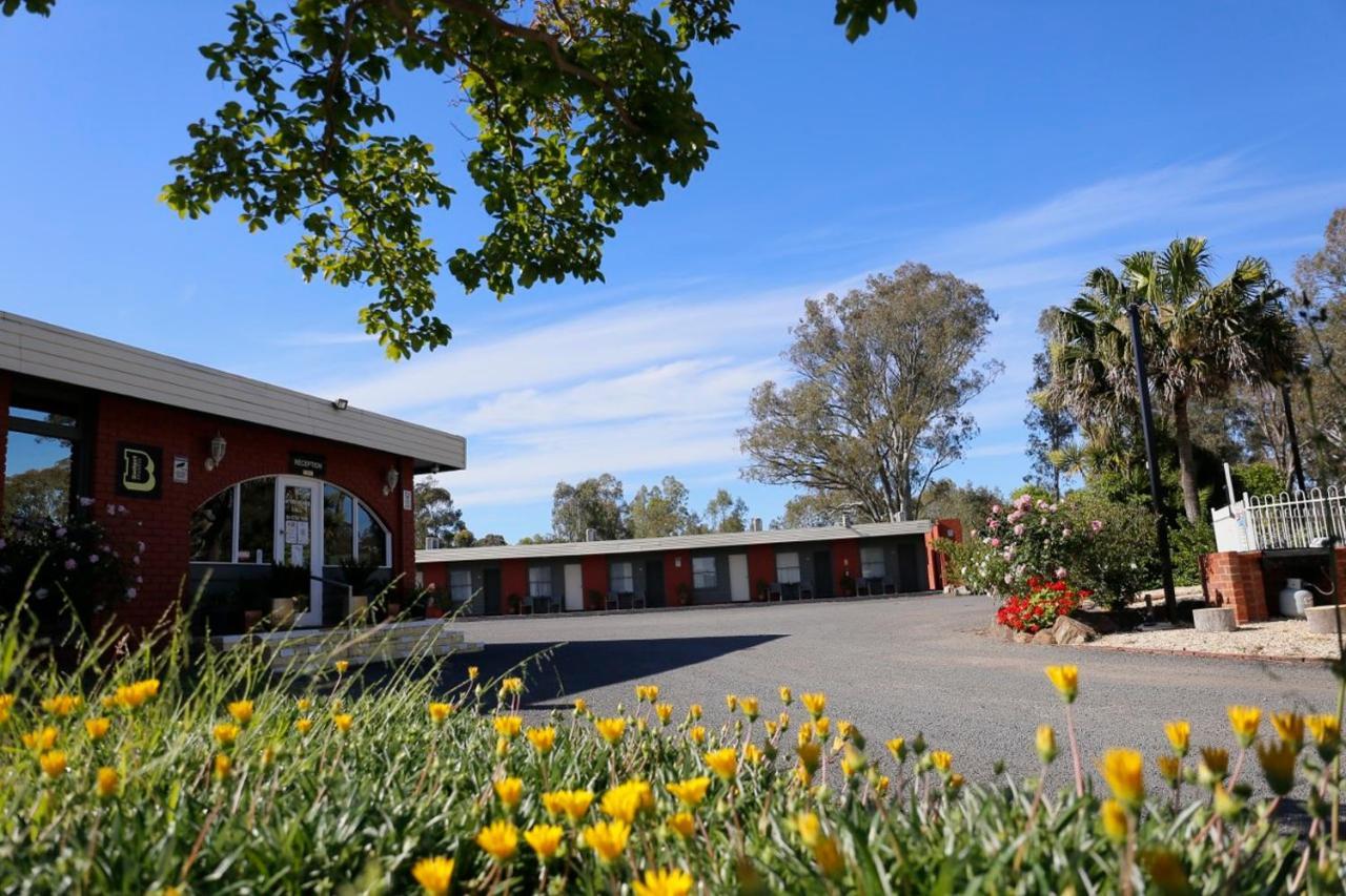 Seymour Motel Bagian luar foto