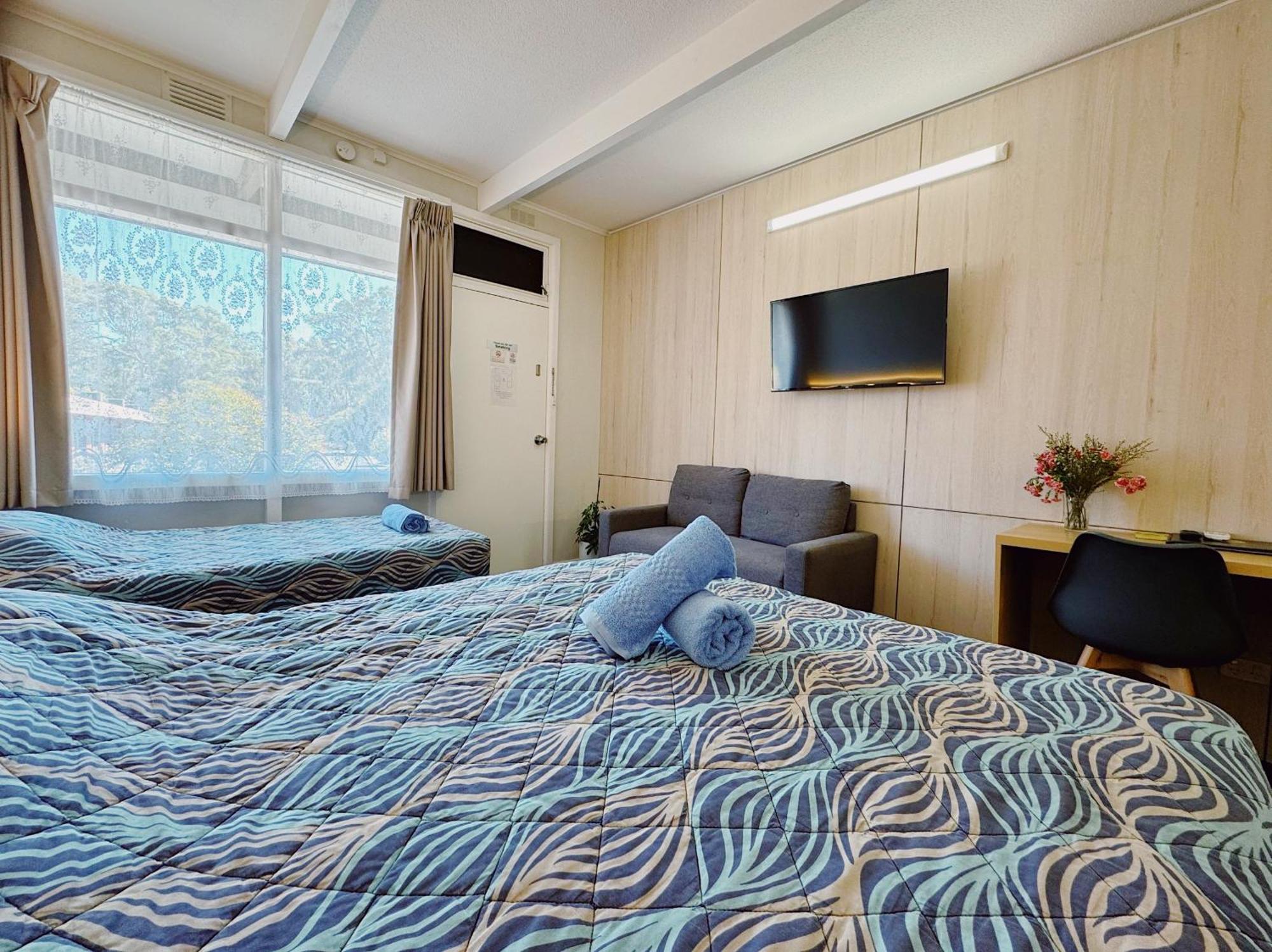 Seymour Motel Bagian luar foto