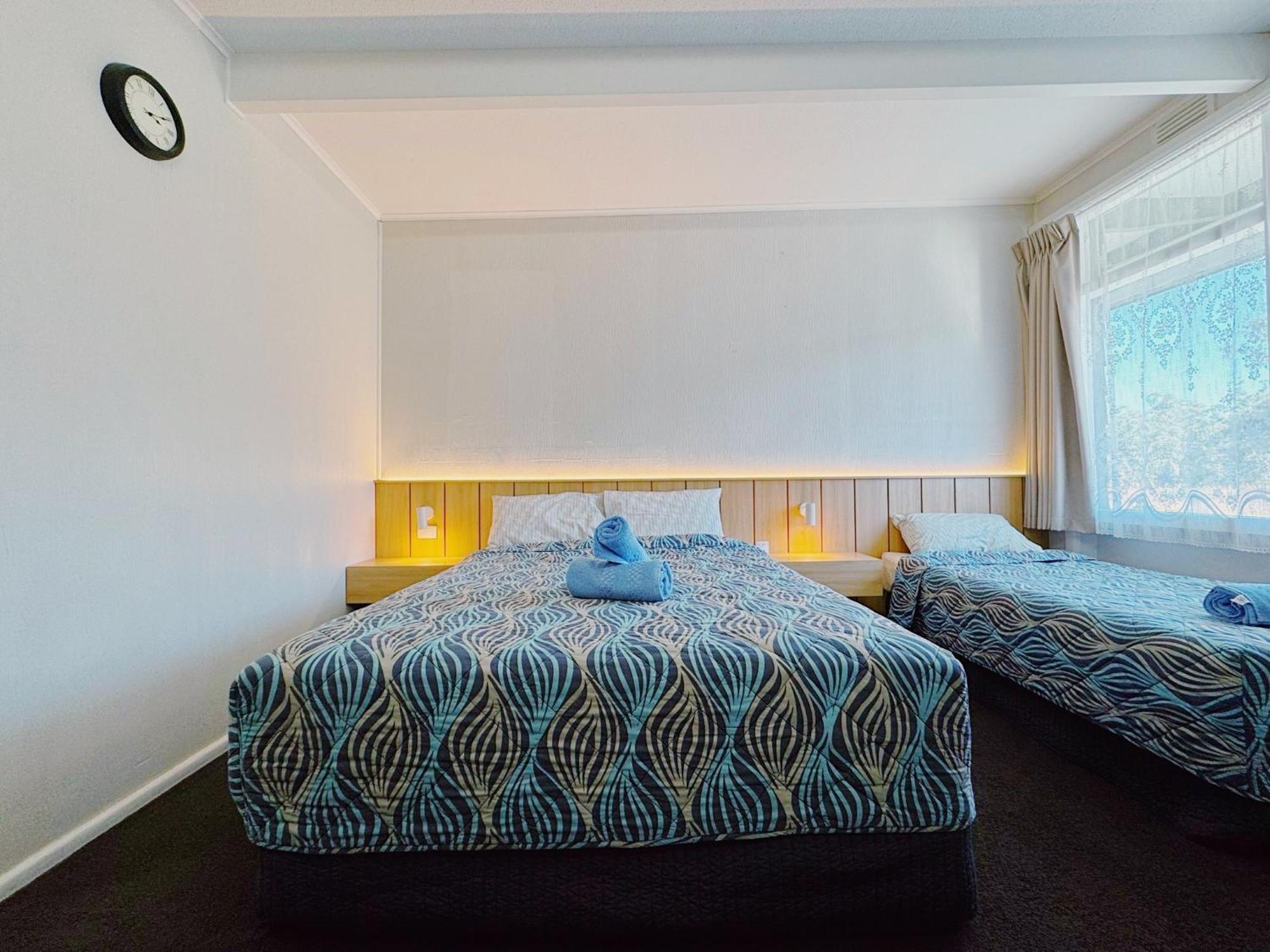 Seymour Motel Bagian luar foto