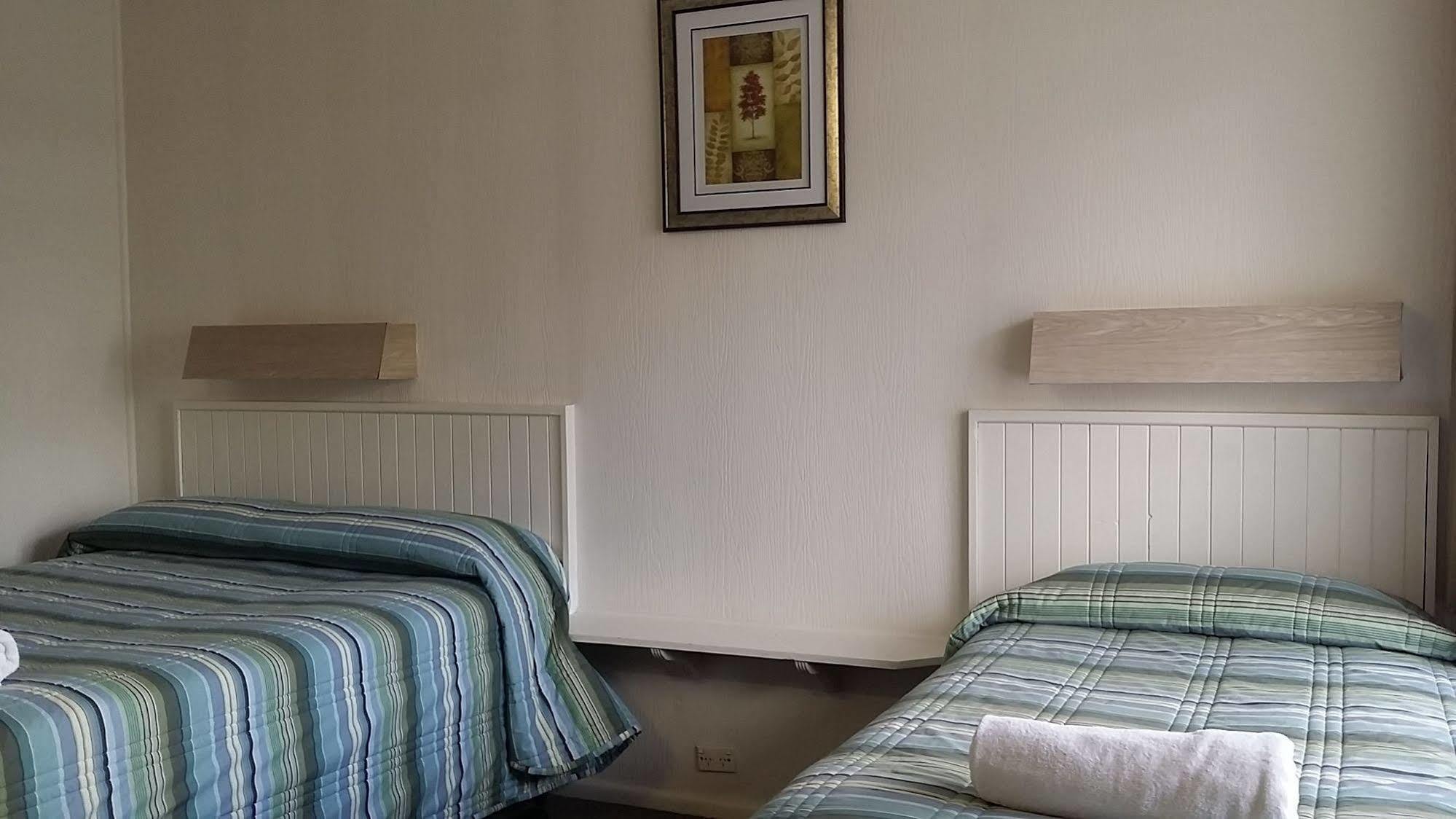 Seymour Motel Bagian luar foto