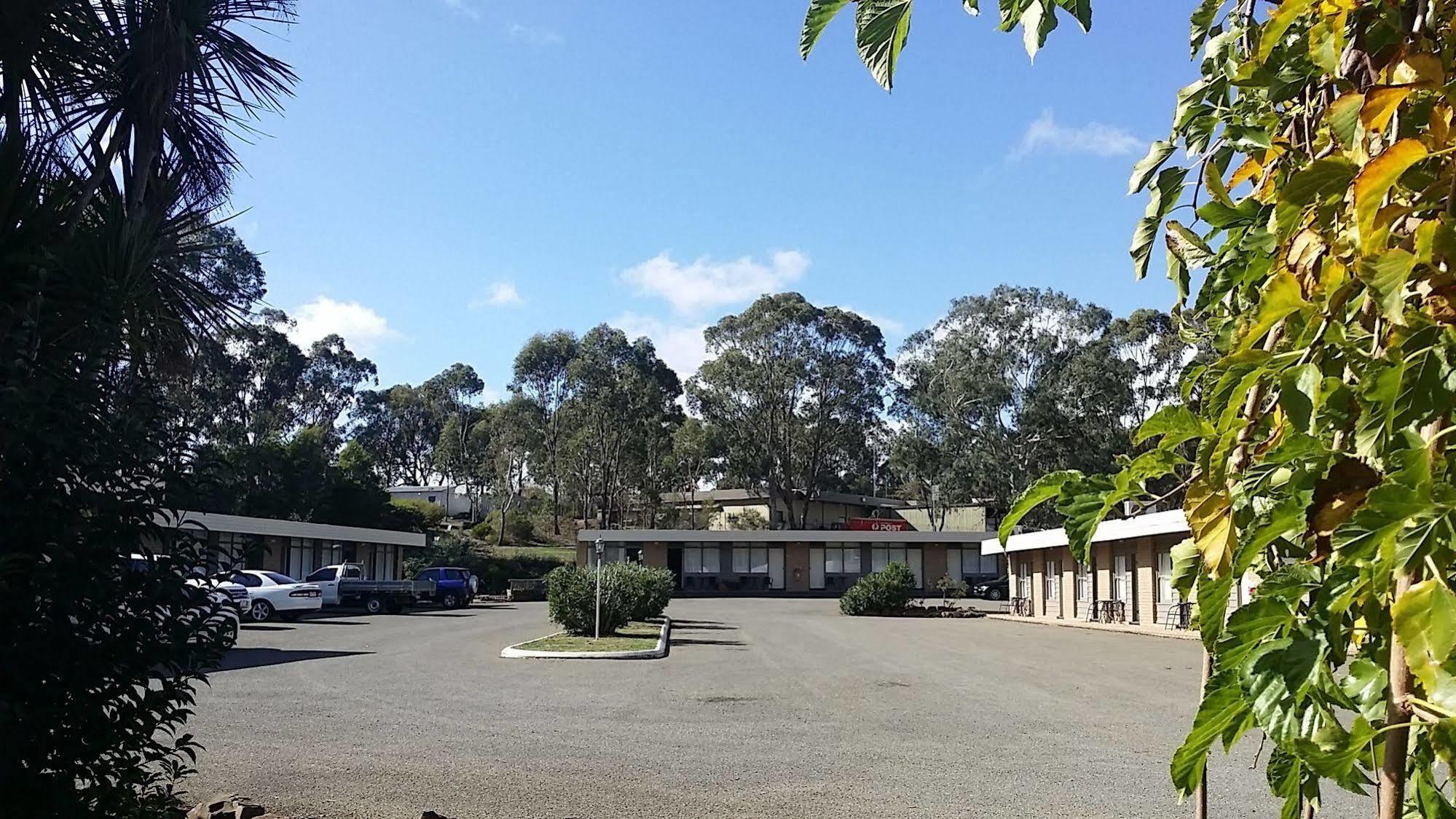 Seymour Motel Bagian luar foto